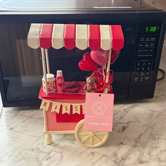 Martha Stewart Other - NWT/Martha Stewart Seasonal Valentine Kiosk Decor - Red & Cream